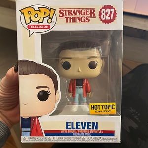 Eleven Stranger Things Funko Pop 827 play